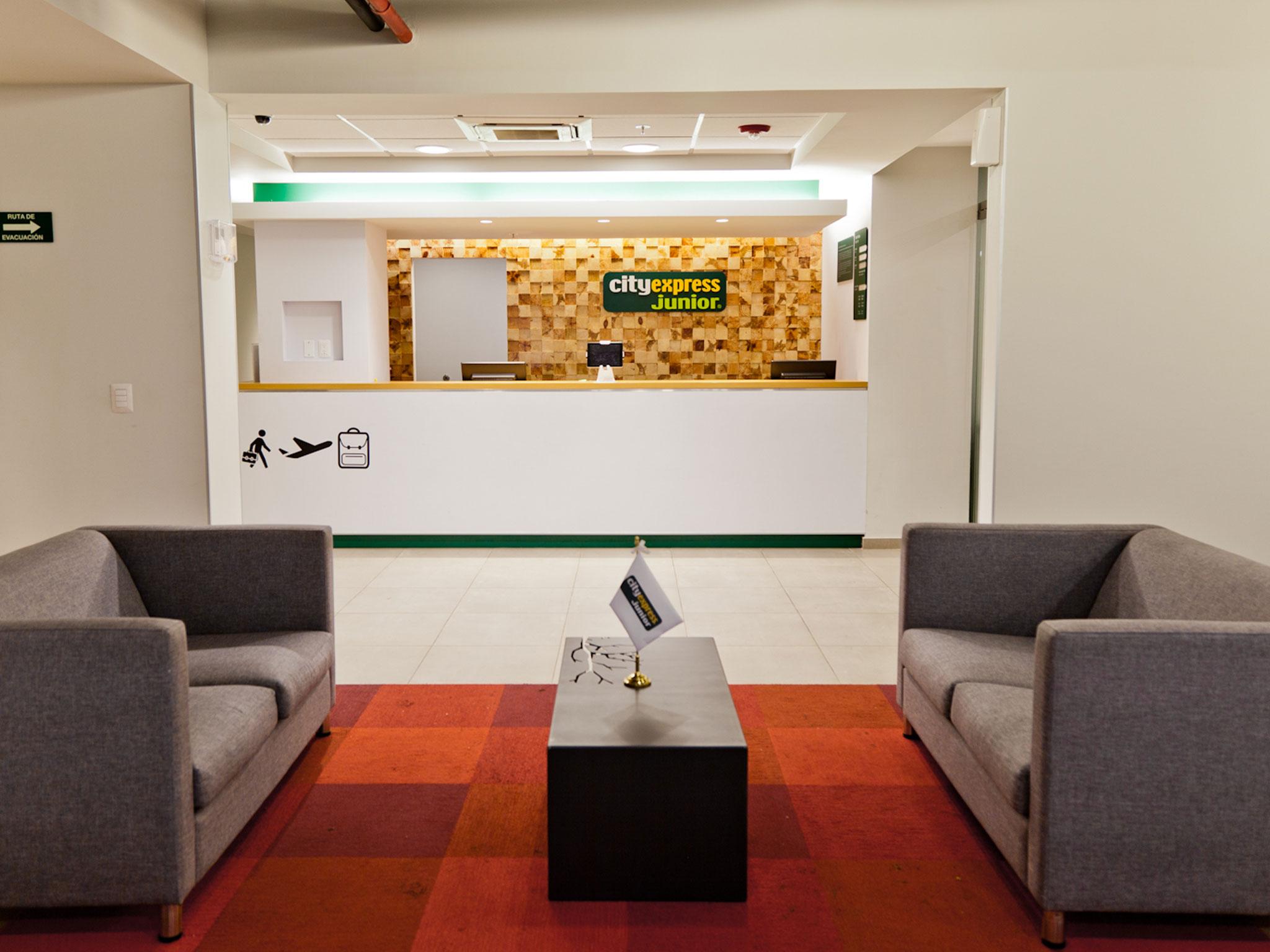 City Express Junior By Marriott Puebla Angelopolis Экстерьер фото